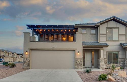 Hurricane House | 2065 Zion Village XBOX, TWO LIVING ROOMS, LAZY RIVER, SLEEPS 19, X-Box