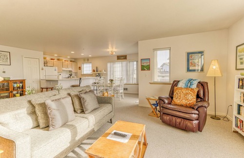 Westport Condo | 221 Don't Worry, Be Happy ~ Spacious Ocean View Condo