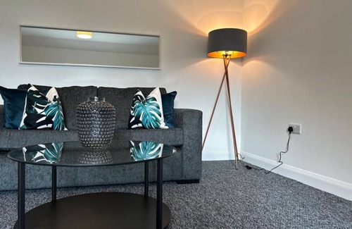 Kirkcaldy Apartment | 23 Linen Loft - 2 bed Apt