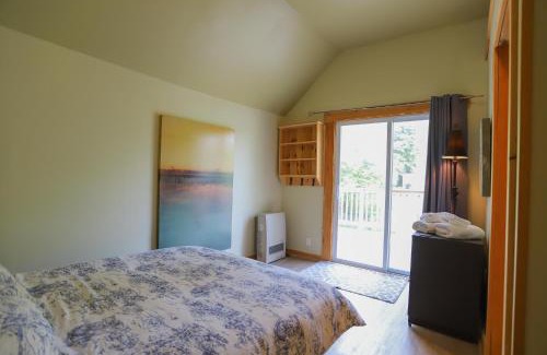 Haliburton Bed & Breakfast | 23Maple