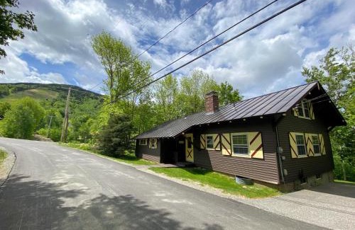 Franconia House | 23SR Traditional Austrian Chalet at the base of Cannon Ski Area in Franconia Notch