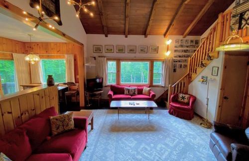 Franconia House | 23SR Traditional Austrian Chalet at the base of Cannon Ski Area in Franconia Notch
