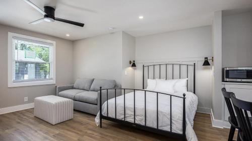 Hillsboro West End Apartment | 24-Guest Retreat The Nomad: Studio x2 1BR x4