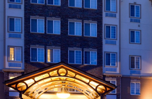 Franklin Condo | 24 Hour Business Center + Indoor Pool + Hot Tub | Close to the Airport!