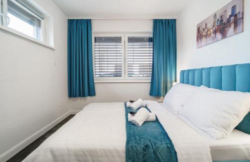 Galanta Apartment | 25 Courtyard Studio