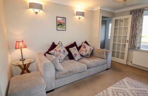 Llangollen House | 25 Maes Collen