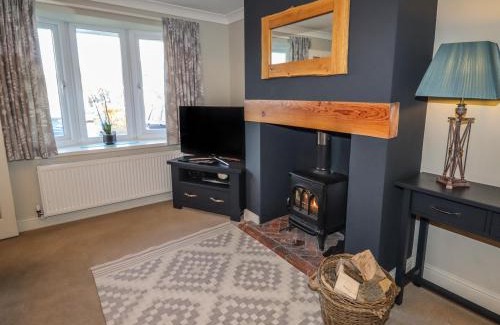 Llangollen House | 25 Maes Collen