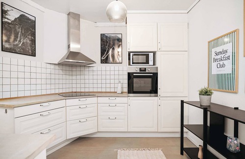 Bergen City Centre Apartment | 250m From CityCenter l Fireplace l Sleeps 6 l 24I7 check in