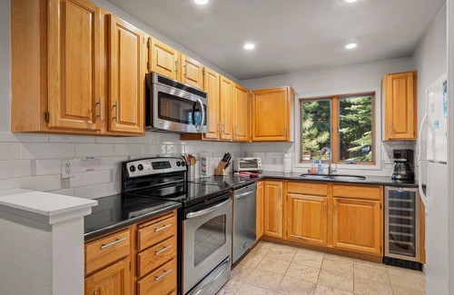 Incline Village Condo | 252 McCloud Upper level unit