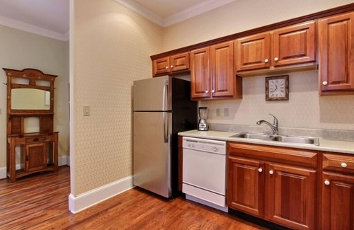 Historic District - North Hotel | 2bd, 1.5 ba Historic District and River Street-Walk to Everything!