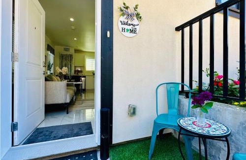 Vancouver South House | 2BR 1.5BA Full Kitchen Private Guest House - Free Parking - Central Location