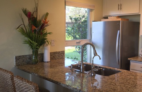 Maunaloa Condo | 2BR 2BA end unit Ke Nani Kai Molokai, HI Unit 151 - Ocean View, Remodeled