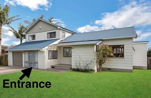 Papatoetoe House | 2BR Airport flat! WIFI +Parking !Peaceful Stay