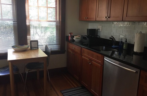 Hyde Square Apartment | 2BR Apt in Boston close to Hospitals, Fenway Park, Bus, T, Restaurants and WF