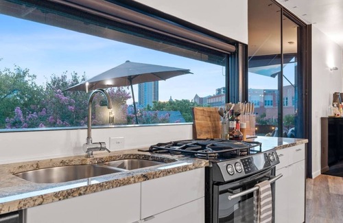 Central East Austin Condo | 2BR Designer Condo East Downtown Austin