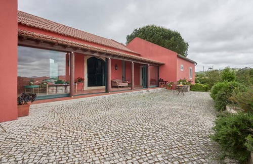 Sobral de Monte Agraco Villa | 2BR Farmhouse with Swimming Pool, By TimeCooler