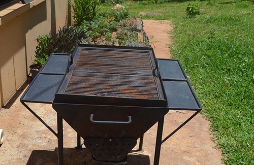 Chipata Cottage | 2BR HOME Wifi + ParkingnHomz Cottage - Chipata. Zambia