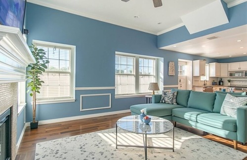 Euless House | 2BR Home with Backyard! Free Parking!