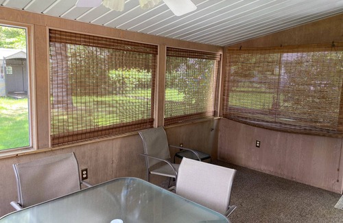 Plattsburgh House | 2BR house in a quiet neighborhood