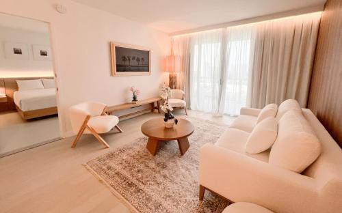 Hallandale Beach Apartment | 2BR Luxury Ocean Views Apt in Hallandale Beach