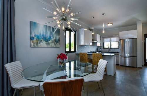 Gold Coast House | 2BR Luxury Villa with PRIVATE POOL - 30% DISCOUNT