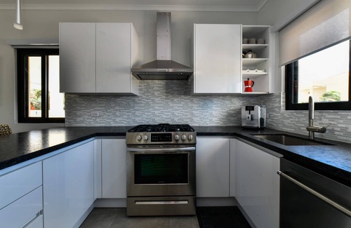 Gold Coast House | 2BR Luxury Villa with PRIVATE POOL - 30% DISCOUNT