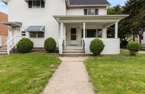 Crete Apartment | 2BR+Office Apt. Chicago South Suburbs Near Indiana