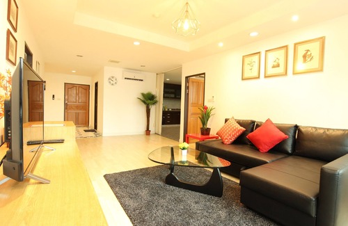 Thung Maha Mek Apartment | 2BR. Spacious, BTS 5 min, Family & Group