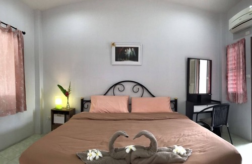 Phetchaburi House | 2N Guesthouse