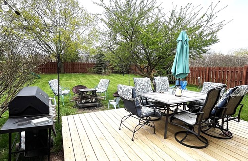 Green Bay House | 2nd Story of Duplex 10 min. from Lambeau Field