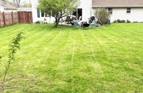 Green Bay House | 2nd Story of Duplex 10 min. from Lambeau Field