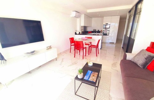 Juan-les-Pins Apartment | 2P Luxe Neuf Dernier Étage Front mer Juan les Pins Classé 4 Étoiles