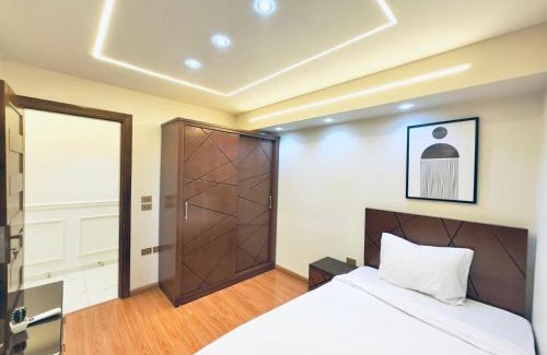 Al Duqqi Apartment | 3 غرف نوم في وسط المهندسين