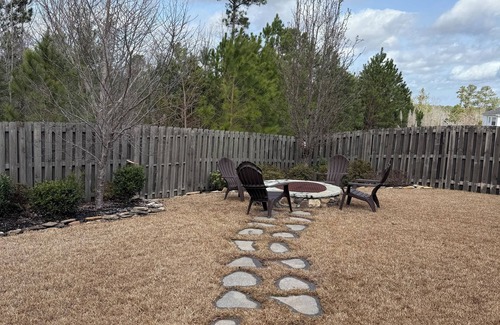 Riverwood Plantation House | 3-4 bedroom house w/WiFi, Riverwood Plantation located by Champions Golf Course