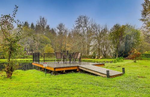 Amboy House | 3 Acres! Spacious Waterfront Home in Amboy