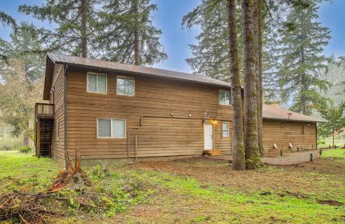 Amboy House | 3 Acres! Spacious Waterfront Home in Amboy