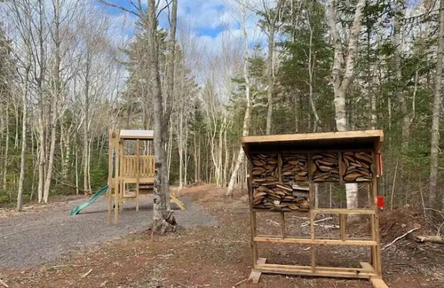 Park Corner Cottage | 3 bdrm executive cottage with private beach access