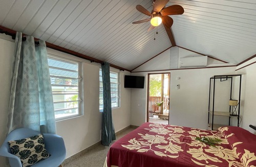 Fare Apartment | 3 beachfront Suites with kitchens - 5 min beach walk to city center!