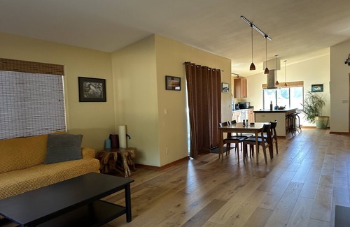 White Salmon House | 3 bed/2 bath Home in Columbia Gorge Paradise!