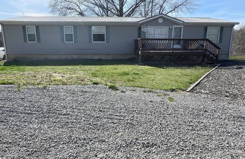 Akin House | 3 bed, 2 bath house in a country setting! Ready for the eclipse!