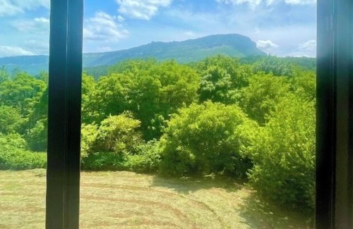 Arruazu Ski Chalet | 3-Bed Artist Chalet near San Sebastian, Sleeps 6