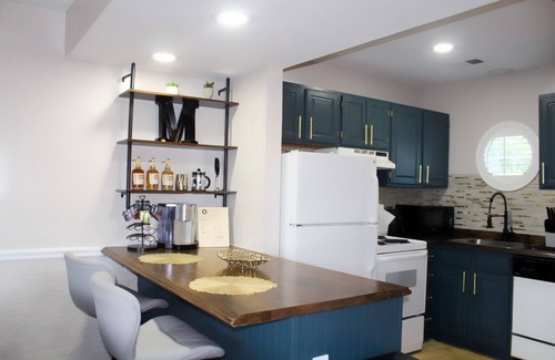 Norwich Condo | 3 Bed-Casino-Pools-Jacuzzi