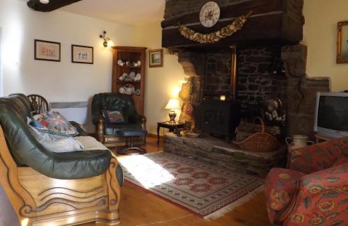 Saint-Simeon House | 3 Bed Cottage - Sleeps 5 - Garden - Parking - Wifi