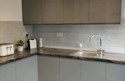 Newark upon Trent House | 3 bed House Nottingham with driveway, close to M1