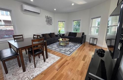 Stockade Historic District Apartment | 3 bedroom 1 bathroom apartment , free private parking