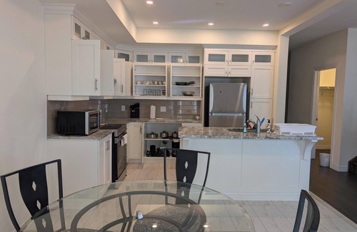 Welland House | 3 Bedroom 2.5 washroom close to Niagara Falls and Welland Canal