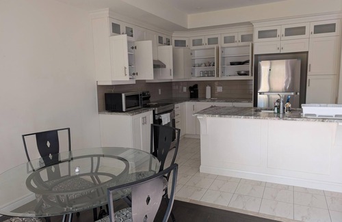 Welland House | 3 Bedroom 2.5 washroom close to Niagara Falls and Welland Canal