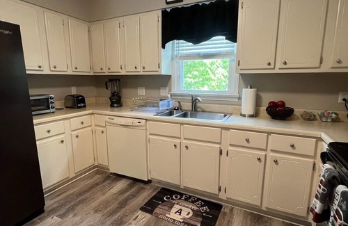 Williamsburg Apartment | 3 Bedroom, 2 Bath Apartment Near Colonial Williamsburg & Busch Gardens