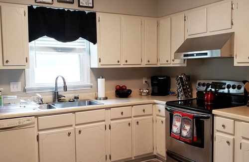 Williamsburg Apartment | 3 Bedroom, 2 Bath Apartment Near Colonial Williamsburg & Busch Gardens