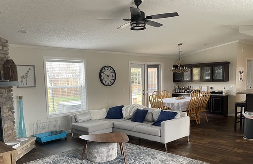 Parkland Beach Cabin | 3 bedroom, 2 bath Modern family Cabin minutes to Gull Lake! Pet friendly!